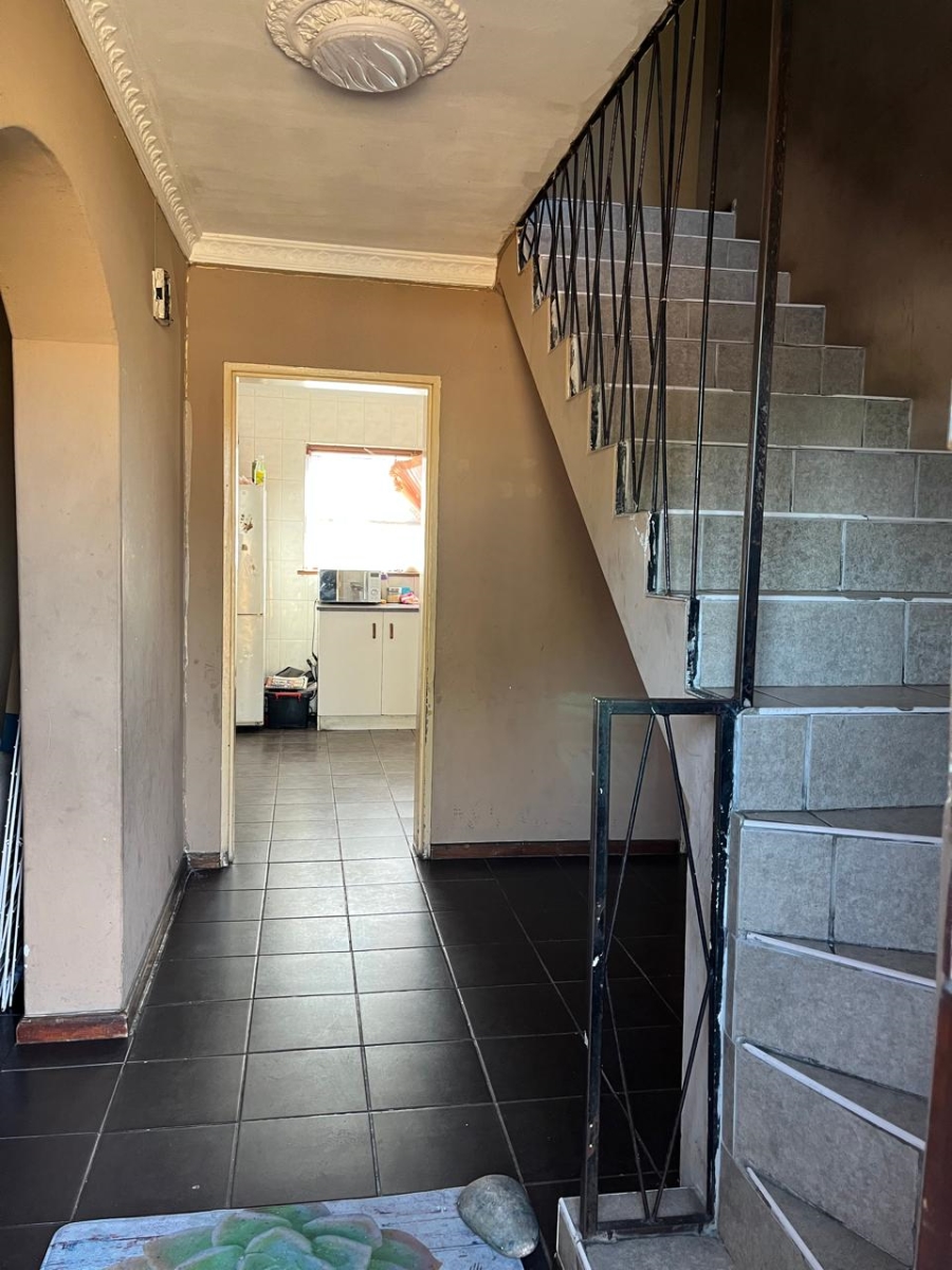  Bedroom Property for Sale in Cravenby Western Cape